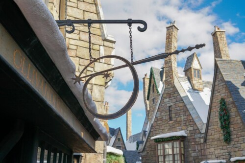 Ollivanders-Wand-Shop-Hogsmeade-2021-1