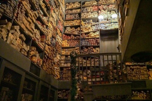 Ollivanders-Wand-Shop-Hogsmeade-2021-4