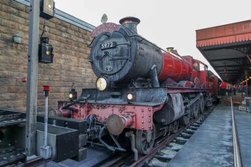 Hogwarts-Express-Hogsmeade-Station-2021-7