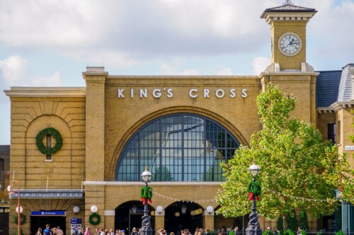 Hogwarts-Express-Kings-Cross-Station-2021-1