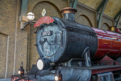 Hogwarts-Express-Kings-Cross-Station-2021-9